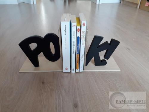 06) Serre-livres POK!, bouleau vernis et laque noire